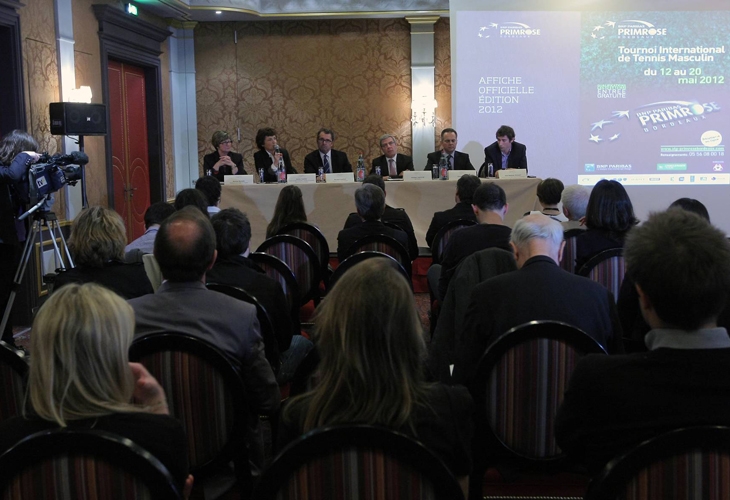 Conférence de presse au Grand Hôtel de Bordeaux